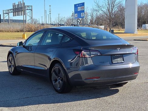 Used 2023 Tesla Model 3 Standard Range image 4