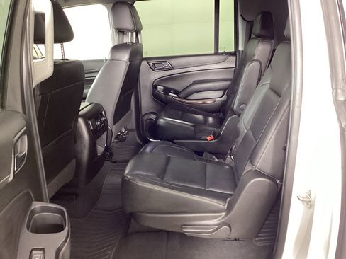 Used 2019 GMC Yukon XL SLT w/ Open Road Package AWD/4WD image 13