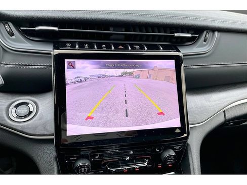Certified 2022 Jeep Grand Cherokee Limited AWD/4WD image 26