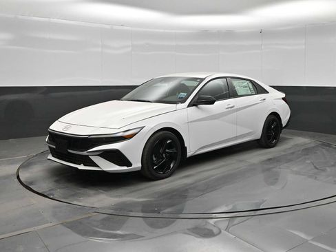 New 2026 Hyundai Elantra Sport FWD image 4