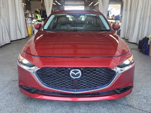 Used 2019 MAZDA MAZDA3 Sedan w/ Preferred Package image 2