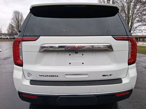 Used 2023 GMC Yukon SLT w/ SLT Luxury Package image 4