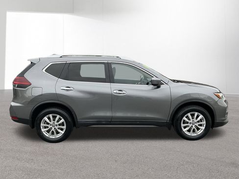 Used 2018 Nissan Rogue SV AWD/4WD image 2