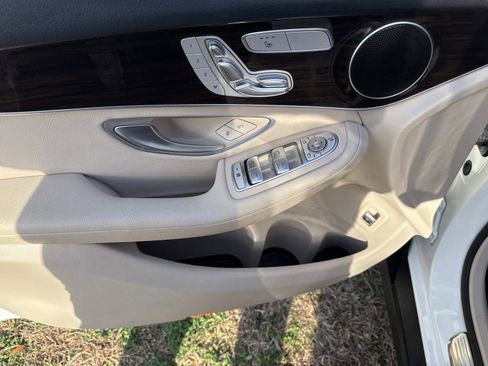 Used 2022 Mercedes-Benz GLC 300 image 18