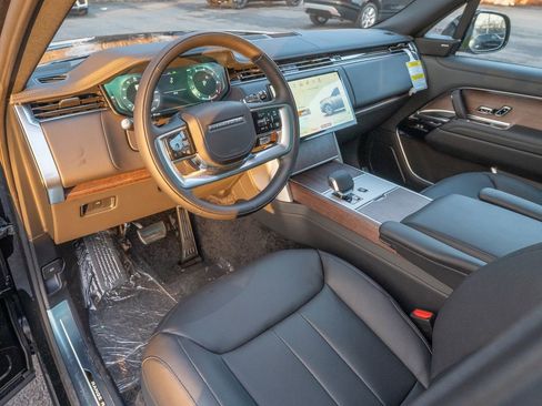 New 2026 Land Rover Range Rover SE image 11