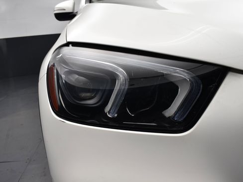 Used 2020 Mercedes-Benz GLE 450 4MATIC w/ MBUX Technology Package image 5