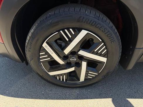 Certified 2025 Nissan Kicks SV FWD image 8