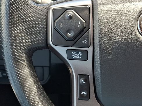 Certified 2022 Toyota Tacoma SR5 AWD/4WD image 21