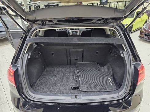 Used 2016 Volkswagen Golf S image 13