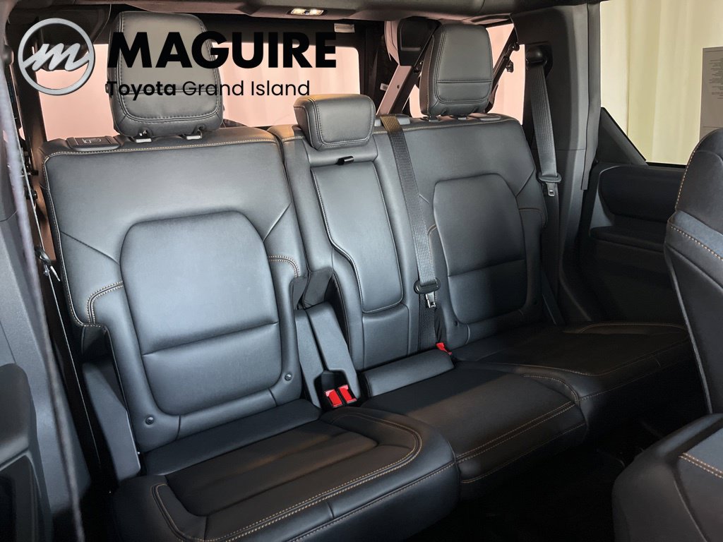 Used 2024 Ford Bronco Badlands w/ Sasquatch Package AWD/4WD image 35