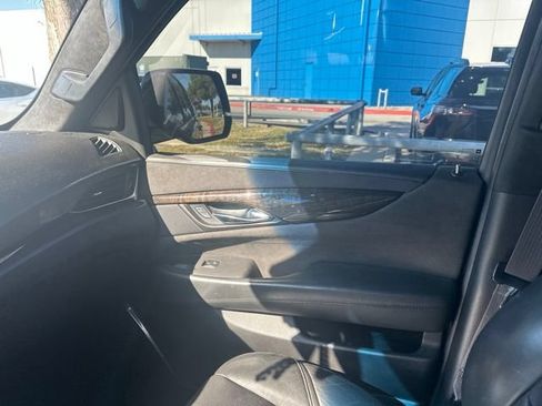 Used 2016 Cadillac Escalade Platinum AWD/4WD image 6