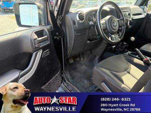 Used 2016 Jeep Wrangler Unlimited Rubicon w/ Dual Top Group AWD/4WD image 24