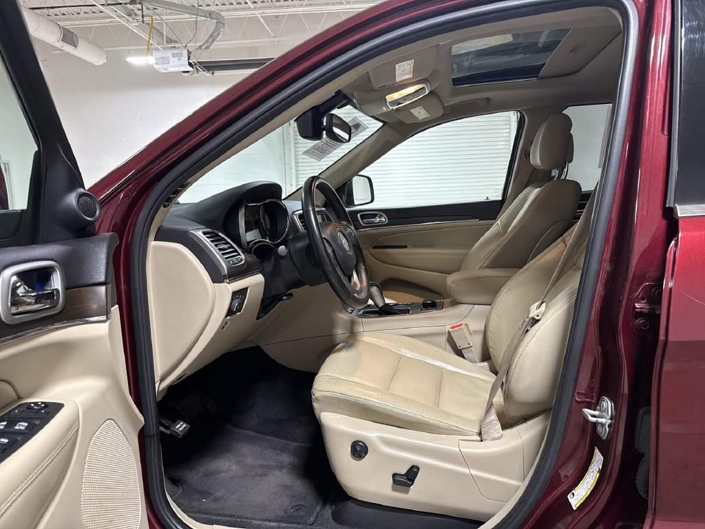 Used 2018 Jeep Grand Cherokee Limited AWD/4WD image 21