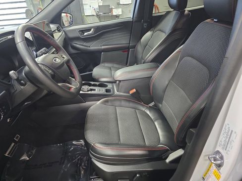 Used 2023 Ford Escape ST-Line w/ Tech Pack #1 AWD/4WD image 17