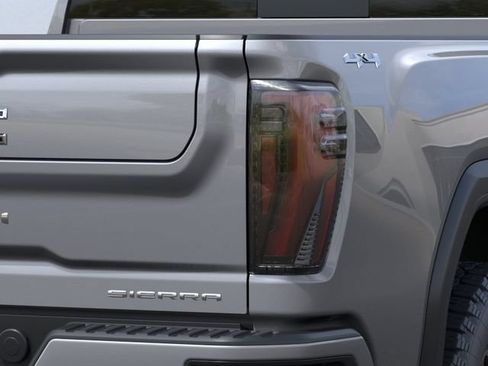Used 2026 GMC Sierra 2500 Denali Ultimate w/ LPO, Black Badging Package AWD/4WD image 11