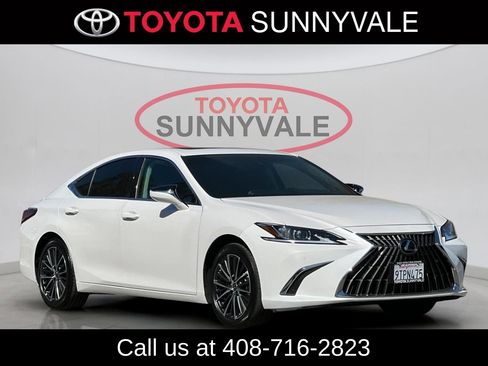 Used 2025 Lexus ES 300h 300h w/ Premium Package image 10