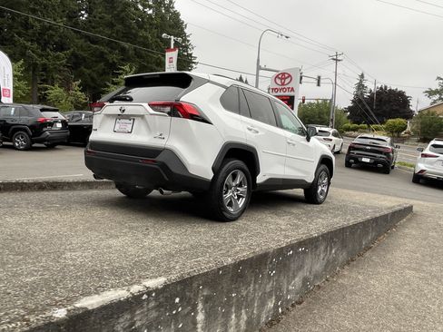 Certified 2024 Toyota RAV4 LE AWD/4WD image 8