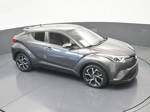 Used 2019 Toyota C-HR XLE FWD image 44