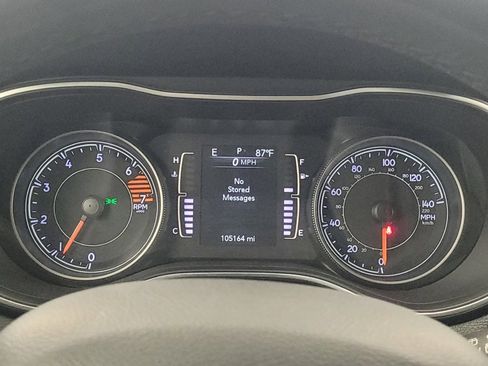 Used 2019 Jeep Cherokee Latitude Plus w/ Cold Weather Group AWD/4WD image 23