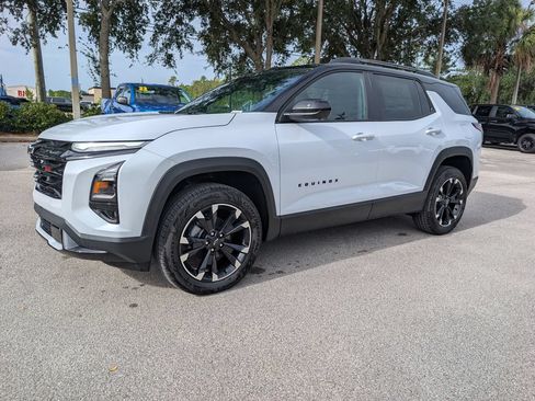 New 2026 Chevrolet Equinox RS w/ Convenience Package III FWD image 3