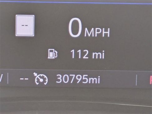 Used 2023 Chevrolet Equinox Premier image 37