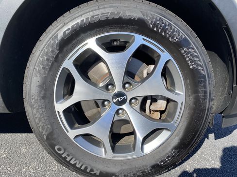 Used 2022 Kia Telluride EX image 42