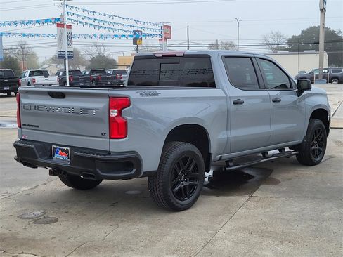 Used 2024 Chevrolet Silverado 1500 LT Trail Boss w/ Convenience Package II image 7