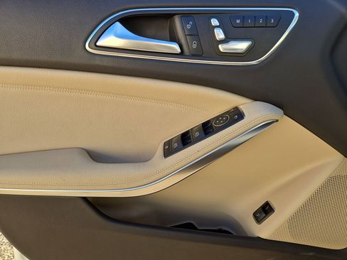 Used 2018 Mercedes-Benz GLA 250 4MATIC image 15