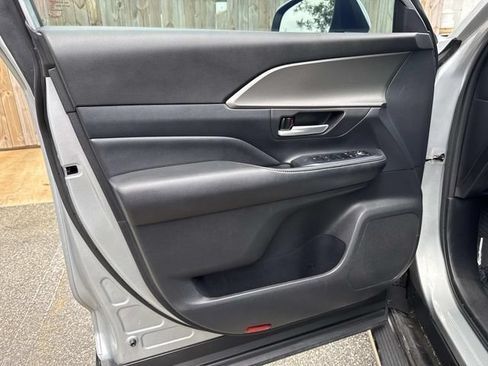 Used 2024 Toyota Grand Highlander FWD image 27