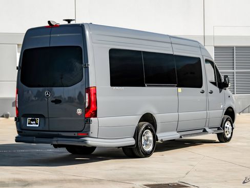 Used 2025 Mercedes-Benz Sprinter 3500 image 13