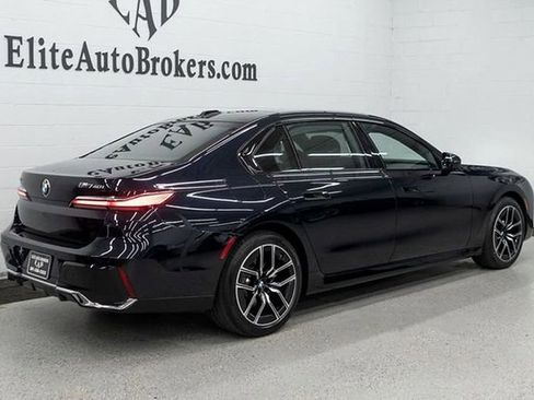 Used 2025 BMW 740i xDrive image 43