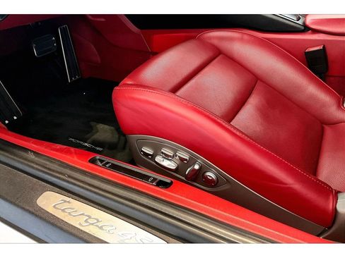 Used 2016 Porsche 911 Targa 4S AWD/4WD image 32