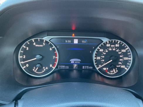 Used 2024 Nissan Altima 2.5 SV w/ SV Premium Package image 13