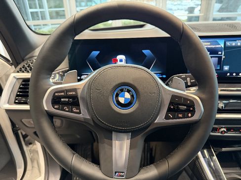New 2026 BMW X5 xDrive50e w/ M Sport Package AWD/4WD image 9