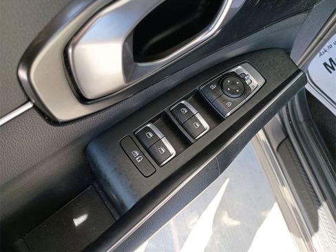 Used 2021 Kia Sorento S image 19