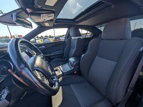 Used 2023 Dodge Charger Scat Pack w/ Technology Group RWD image 4