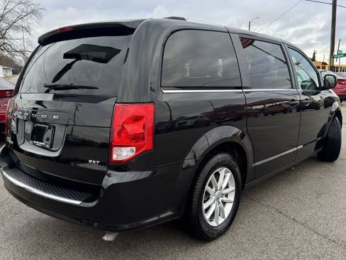 Used 2020 Dodge Grand Caravan SXT image 7