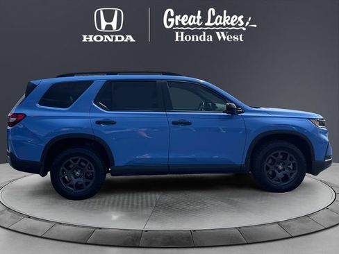 Used 2025 Honda Pilot TrailSport image 6