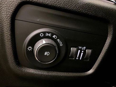 Used 2021 Jeep Grand Cherokee L Limited AWD/4WD image 31
