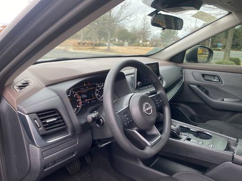 Used 2023 Nissan Rogue S image 13