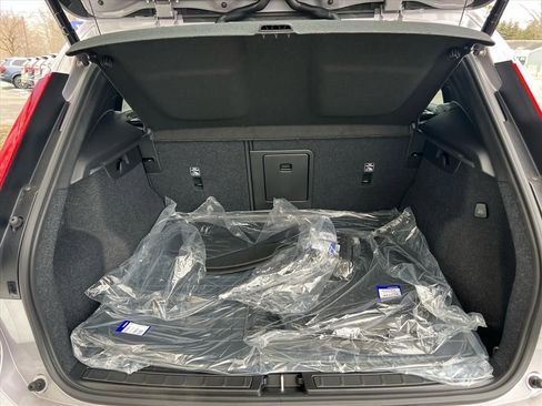 New 2026 Volvo XC40 B5 Plus w/ Protection Package Premier AWD/4WD image 28