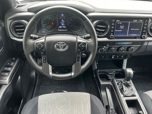 Used 2022 Toyota Tacoma TRD Off-Road AWD/4WD image 14