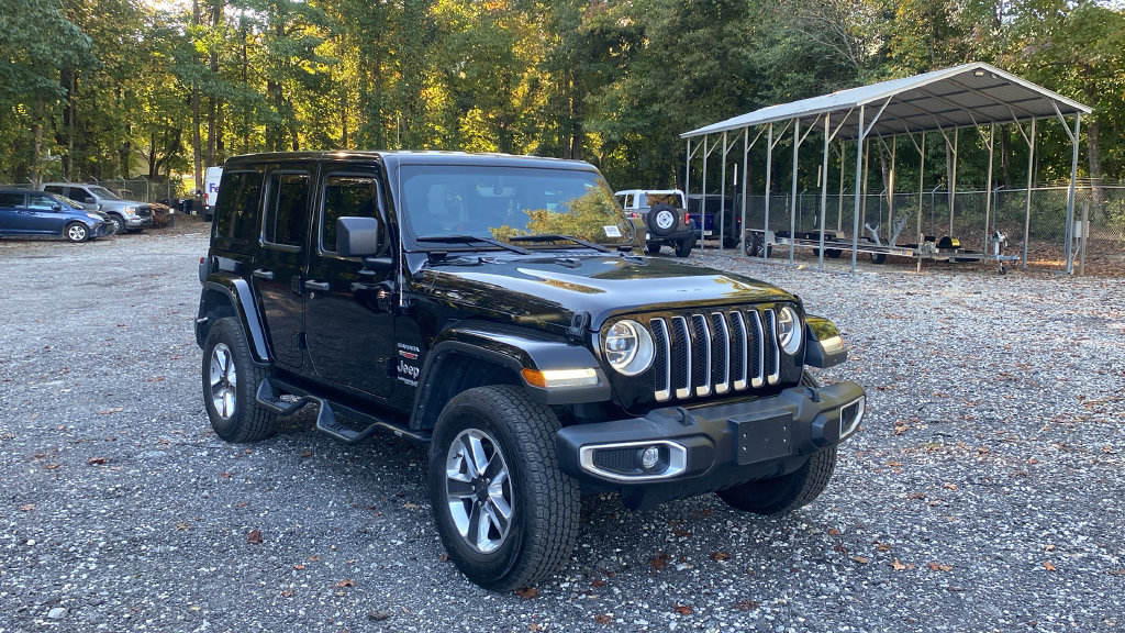 Used 2022 Jeep Wrangler Unlimited Sahara w/ LED Lighting Group AWD/4WD image 3