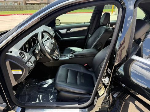Used 2013 Mercedes-Benz C 250 Sedan image 11