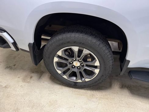 Certified 2026 Chevrolet Silverado 1500 High Country w/ Technology Package AWD/4WD image 8