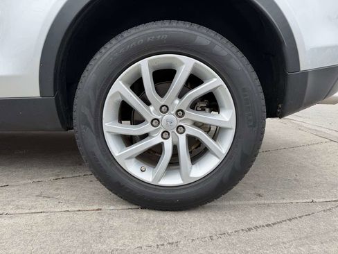 Used 2018 Land Rover Discovery Sport HSE image 9