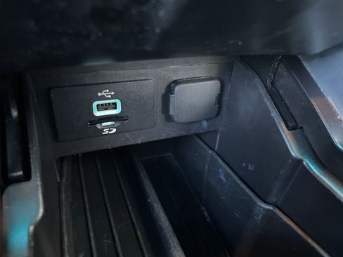 Used 2016 Ford Explorer Limited image 24