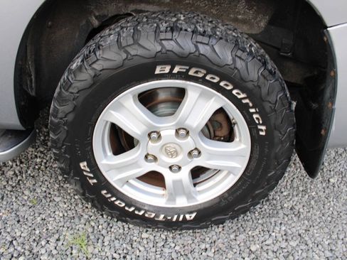 Used 2010 Toyota Sequoia SR5 AWD/4WD image 25
