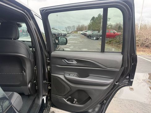 New 2025 Jeep Grand Cherokee Laredo w/ Luxury Tech Group I image 45