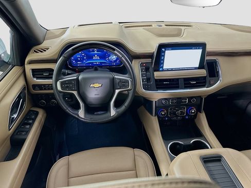 Used 2023 Chevrolet Suburban Premier w/ Advanced Technology Package AWD/4WD image 25